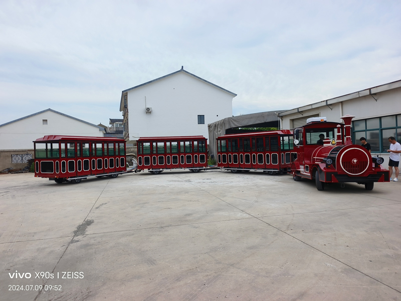 無(wú)軌小火車(chē)-景區(qū)交貨